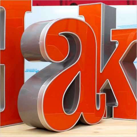 Alu Profil LED 3D Relief Metall Leucht Licht Acryl Fräs Gefräste Gefräster Plexi Plexiglas Buchstabe Buchstaben Letter Texte Form Formen Schrift Schriften